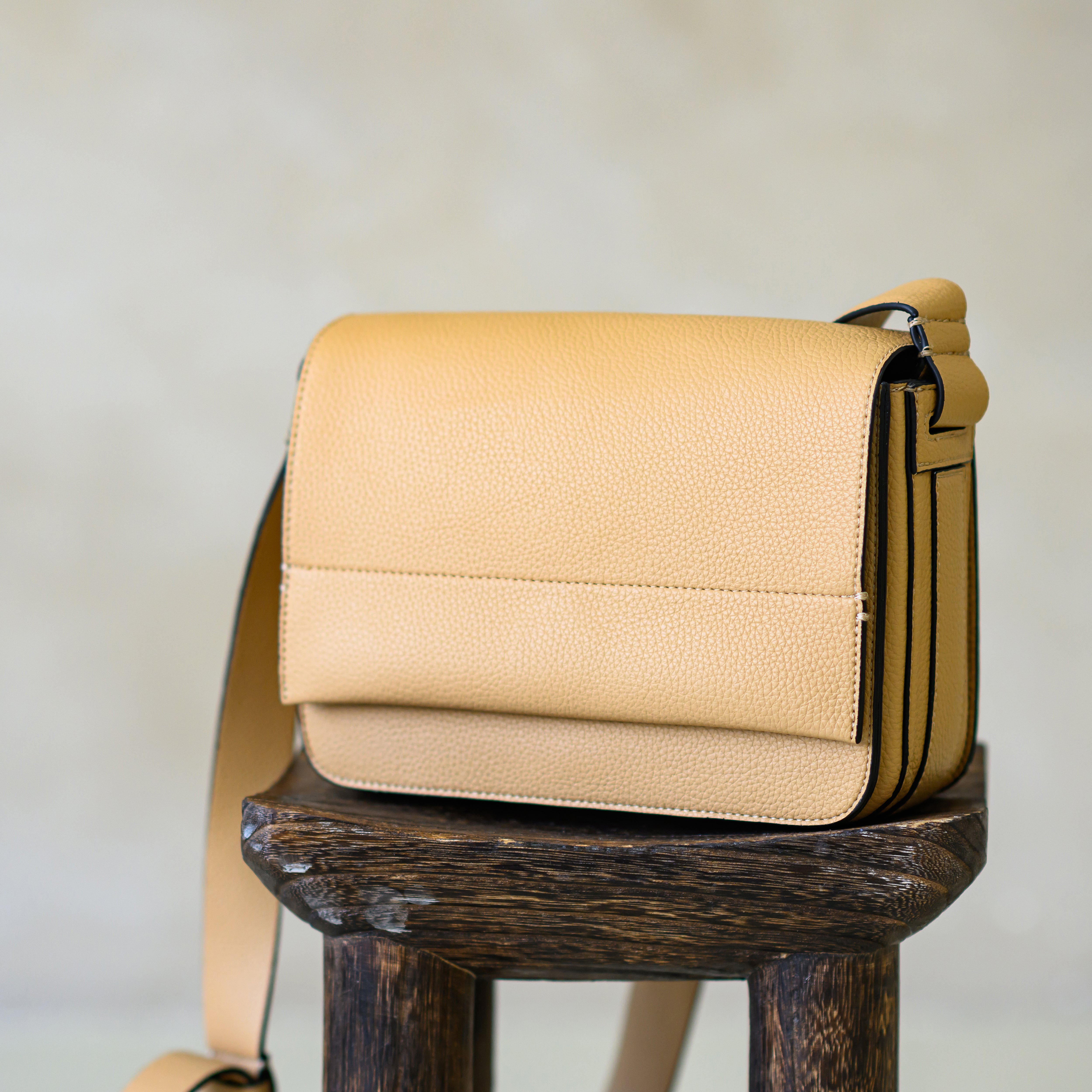 Farah.24 Crossbody Bag Camel