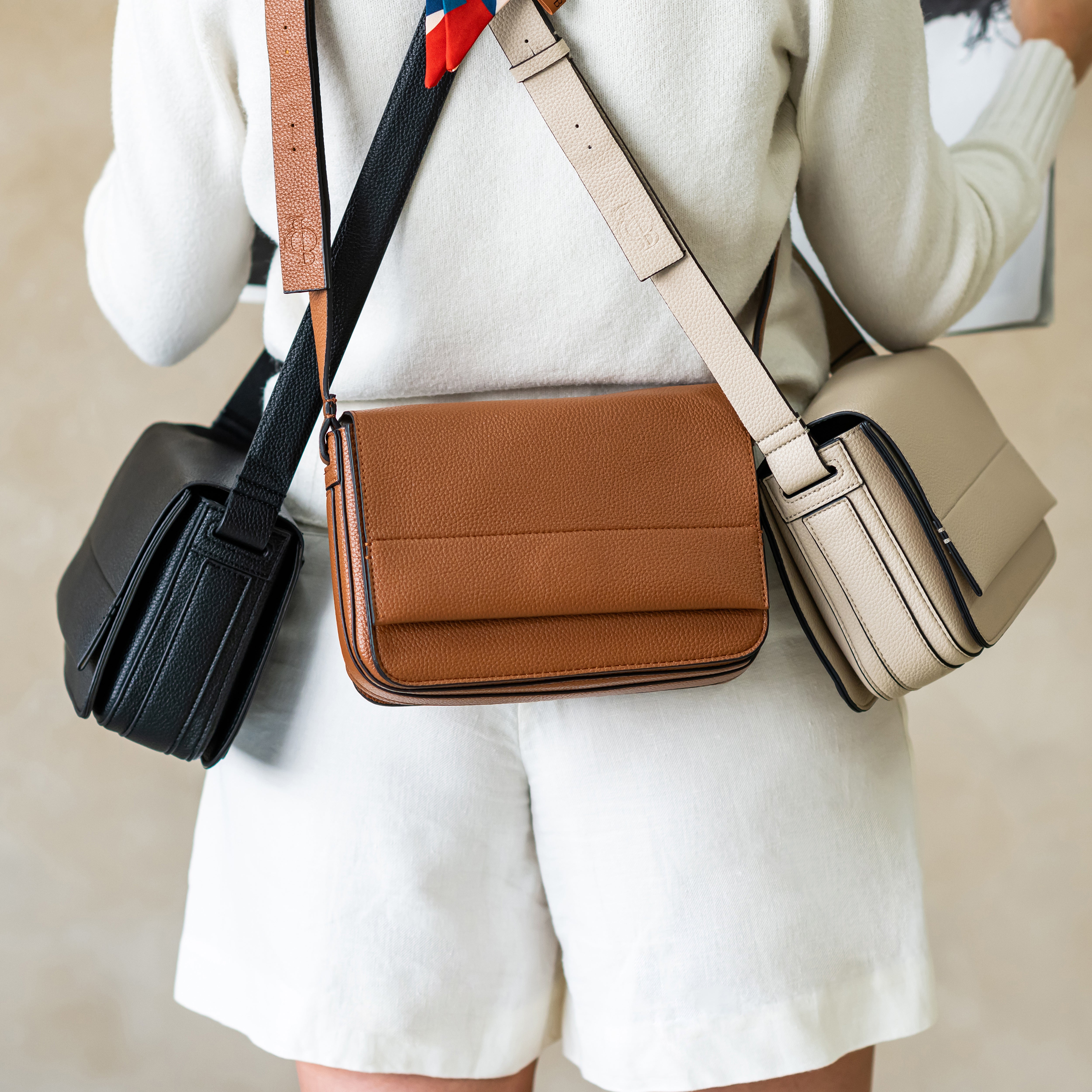 Farah.24 Crossbody Bag Taupe