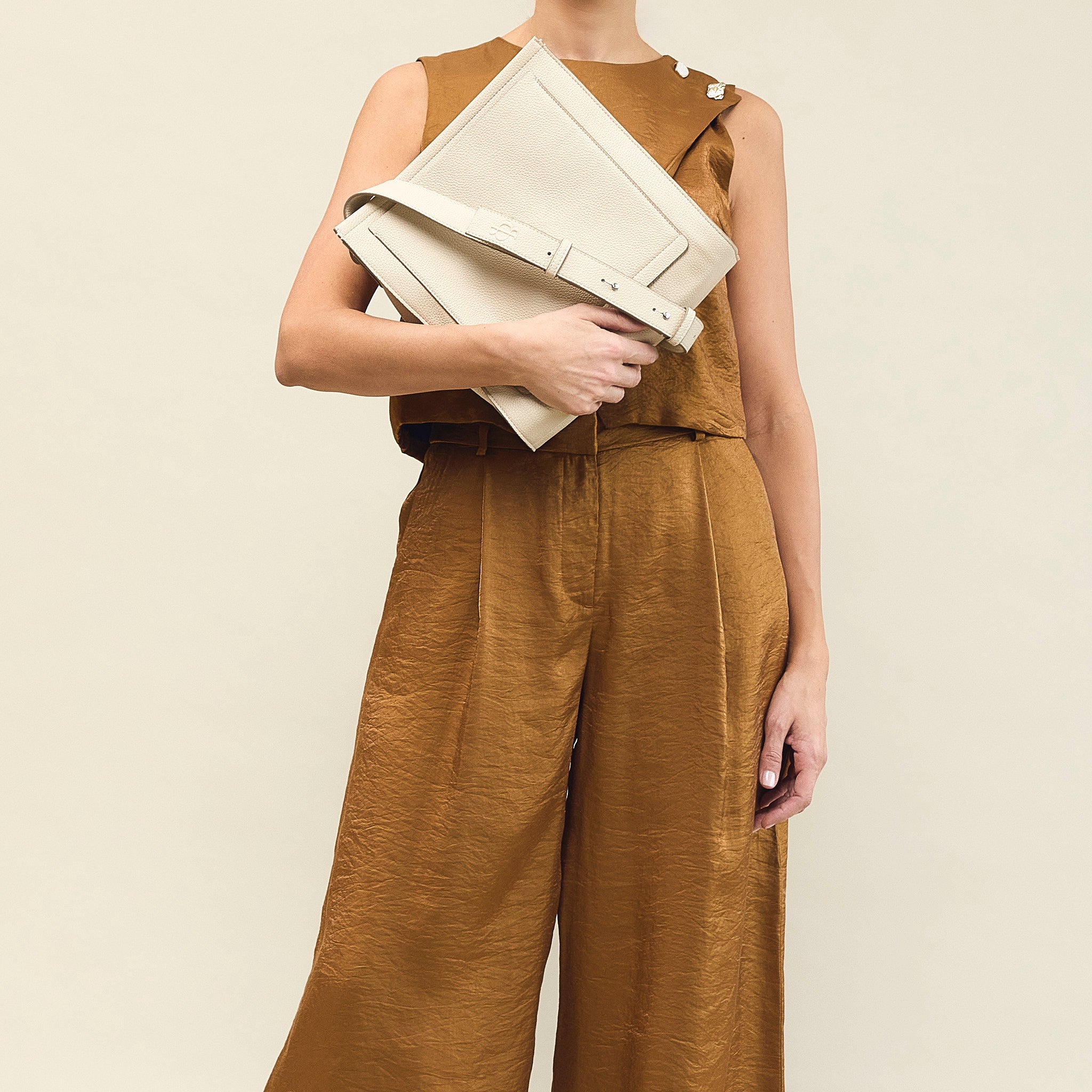 Happy.20 Crossbody Bag Taupe